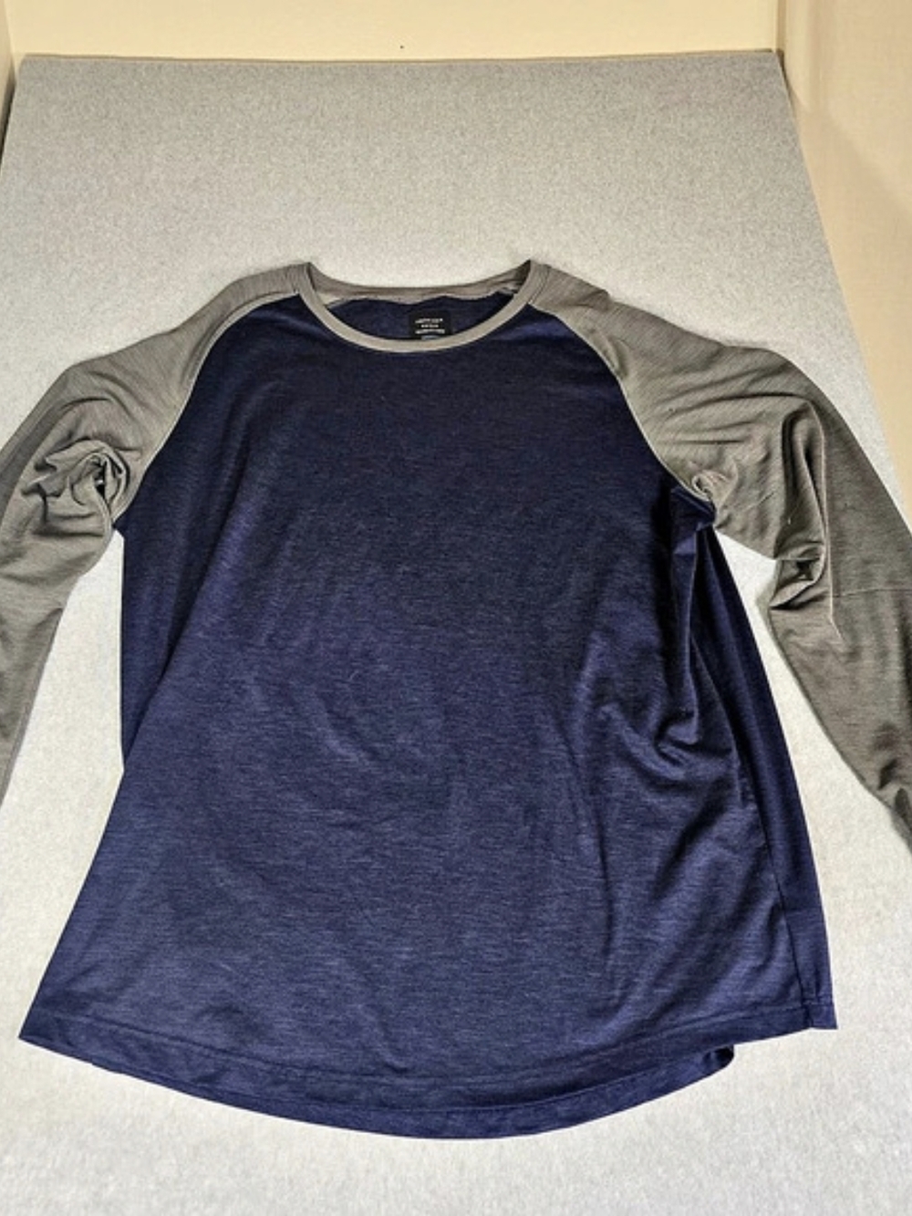 American Eagle AE Active XL 360 Extreme Flex Long Sleeve Shirt Navy Gray